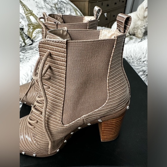 Debate booties super cute - Picture 3 of 8